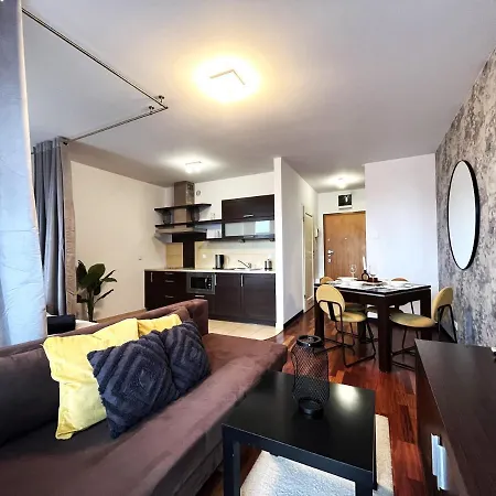 Jagielly ~ Self Check-in 24h ~ Parking & Lift Apartament *