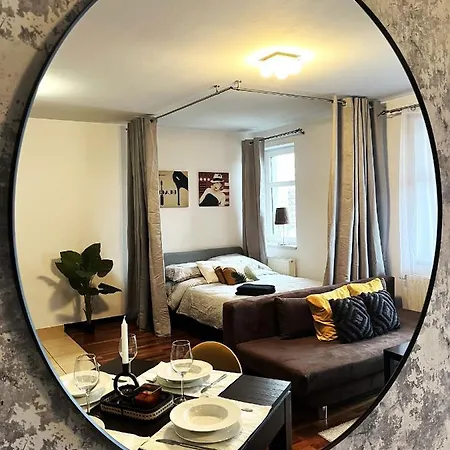 Jagielly ~ Self Check-in 24h ~ Parking & Lift Apartamento