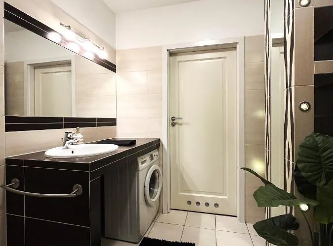 Jagielly ~ Self Check-in 24h ~ Parking & Lift Apartment Wroclaw